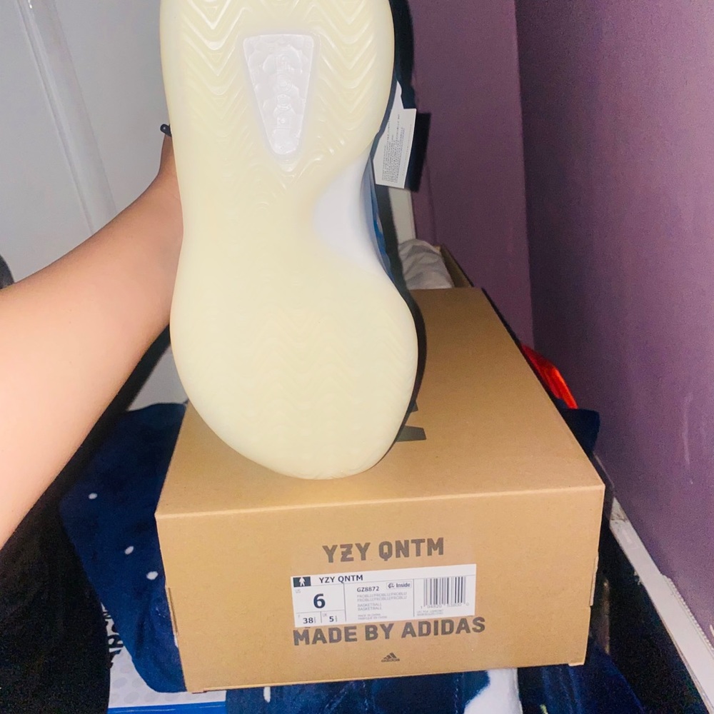 Yeezy Qntm Size 6